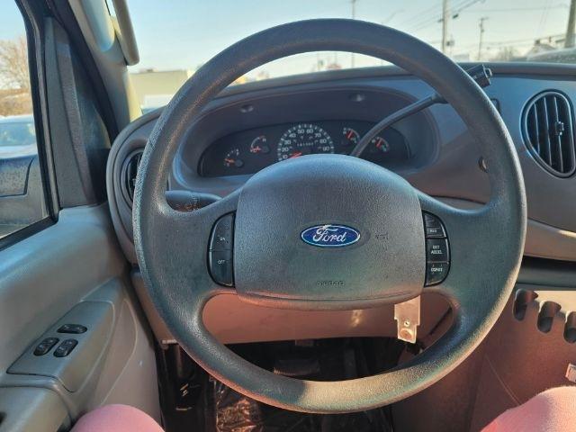 Ford Econoline Wagon E-350 Super Chateau 2003