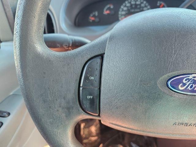 Ford Econoline Wagon E-350 Super Chateau 2003