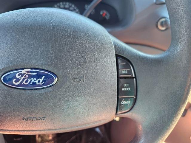 Ford Econoline Wagon E-350 Super Chateau 2003