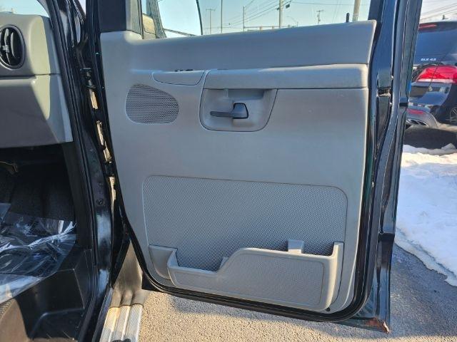 Ford Econoline Wagon E-350 Super Chateau 2003