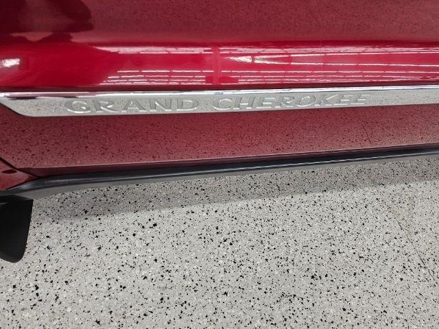 Jeep Grand Cherokee 4WD 4dr Laredo 2012