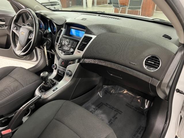 Chevrolet Cruze 4dr Sdn ECO w/1XF 2011