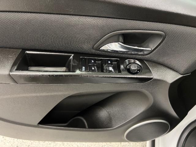 Chevrolet Cruze 4dr Sdn ECO w/1XF 2011