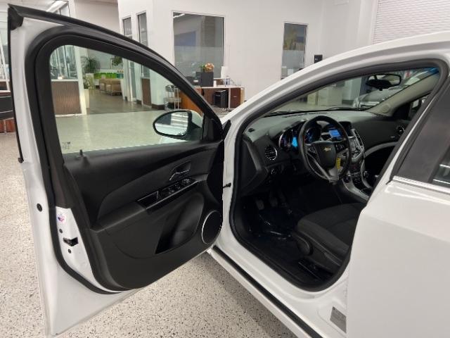 Chevrolet Cruze 4dr Sdn ECO w/1XF 2011