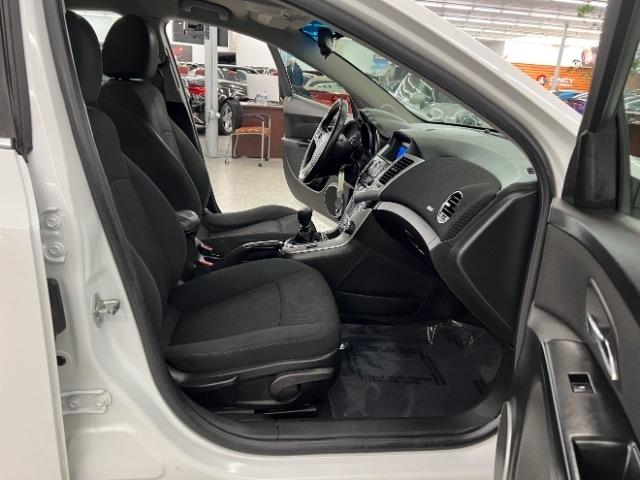 Chevrolet Cruze 4dr Sdn ECO w/1XF 2011