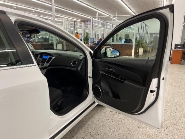 Chevrolet Cruze 4dr Sdn ECO w/1XF 2011