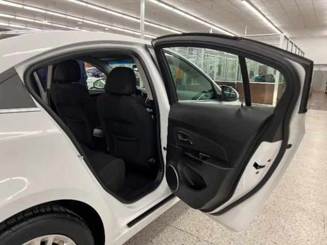 Chevrolet Cruze 4dr Sdn ECO w/1XF 2011