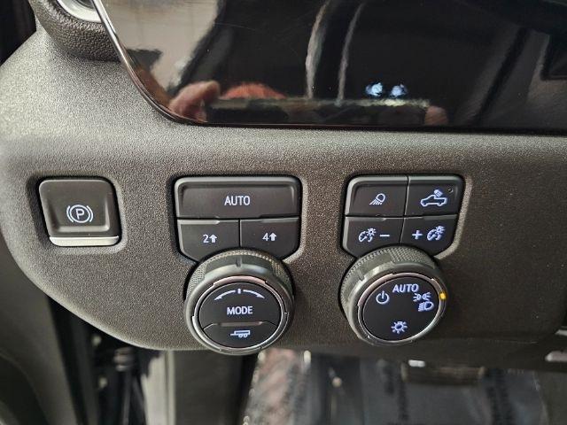 Chevrolet Silverado 1500 4WD Crew Cab 157" LT 2022