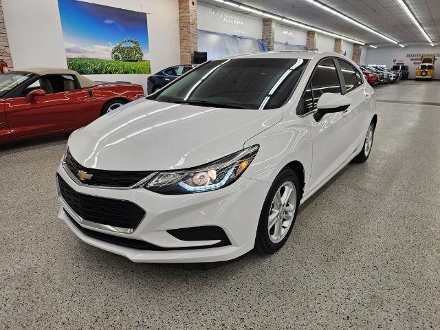 2017 Chevrolet Cruze 4dr HB 1.4L LT w/1SD