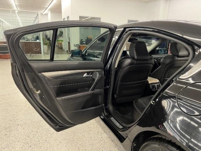 Acura TL 4dr Sdn Auto SH-AWD 2012