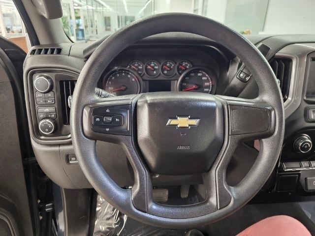 Chevrolet Silverado 1500 4WD Crew Cab 147" Custom 2020