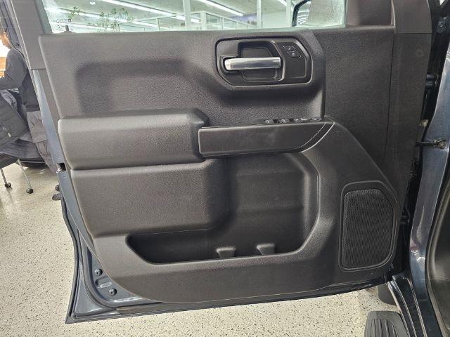 Chevrolet Silverado 1500 4WD Crew Cab 147" Custom 2020