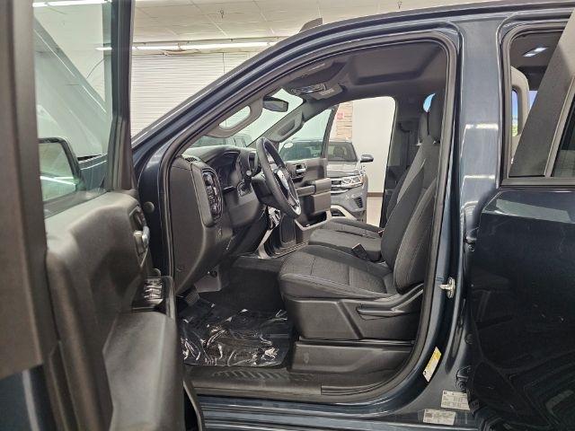 Chevrolet Silverado 1500 4WD Crew Cab 147" Custom 2020