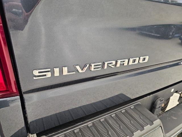 Chevrolet Silverado 1500 4WD Crew Cab 147" Custom 2020