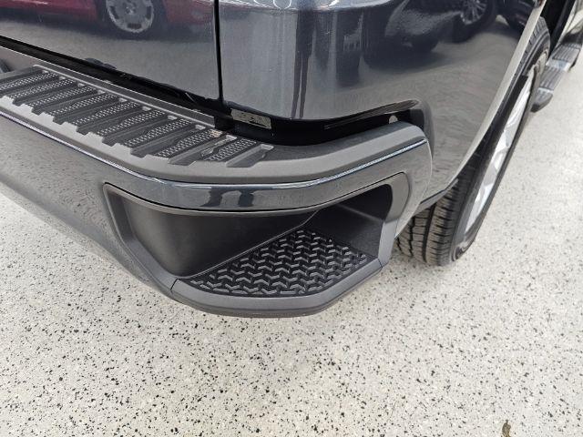 Chevrolet Silverado 1500 4WD Crew Cab 147" Custom 2020