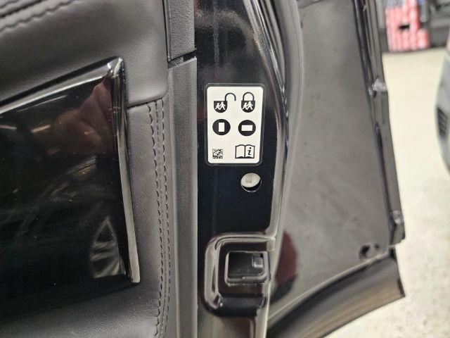 Land Rover LR4 4WD 4dr LUX 2015