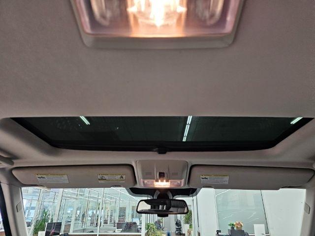 Land Rover LR4 4WD 4dr LUX 2015