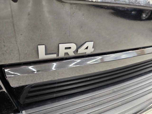 Land Rover LR4 4WD 4dr LUX 2015