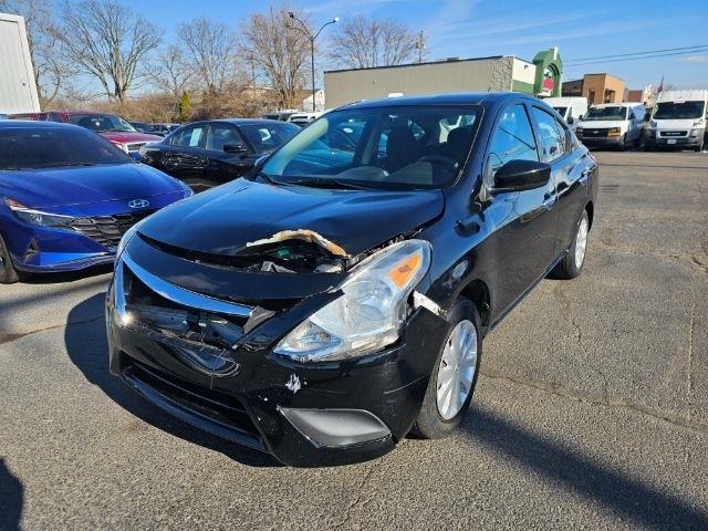 Nissan Versa Sedan SV CVT 2017