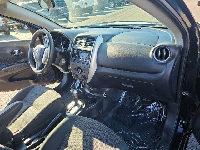 Nissan Versa Sedan SV CVT 2017