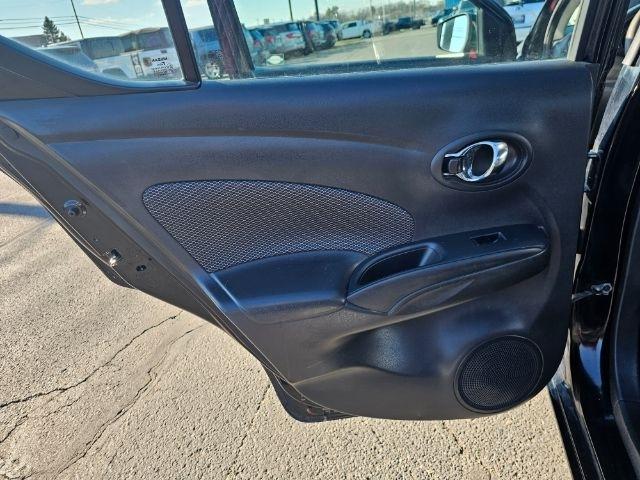 Nissan Versa Sedan SV CVT 2017