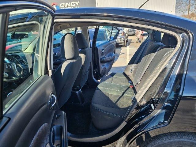 Nissan Versa Sedan SV CVT 2017