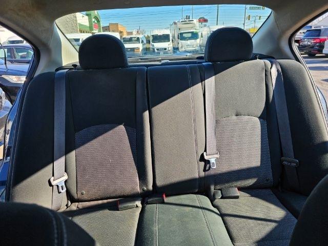 Nissan Versa Sedan SV CVT 2017