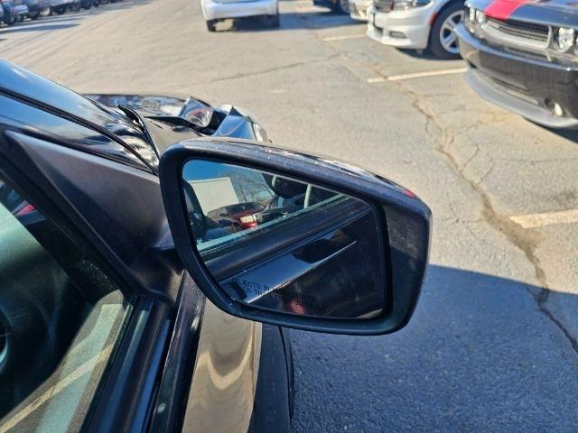 Nissan Versa Sedan SV CVT 2017