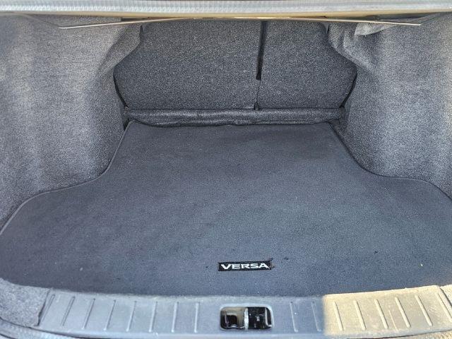 Nissan Versa Sedan SV CVT 2017