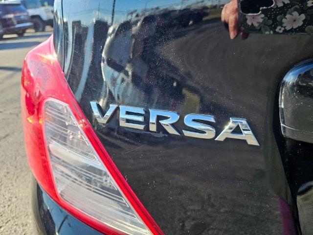 Nissan Versa Sedan SV CVT 2017