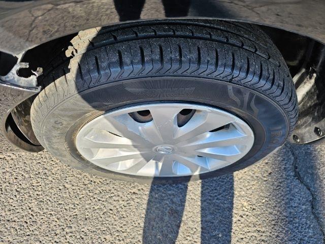 Nissan Versa Sedan SV CVT 2017