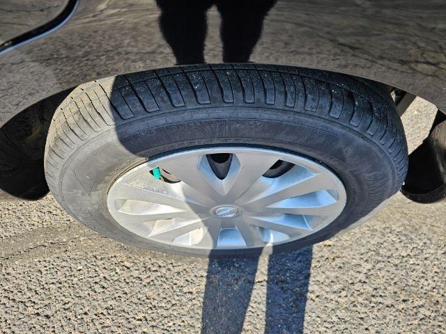 Nissan Versa Sedan SV CVT 2017