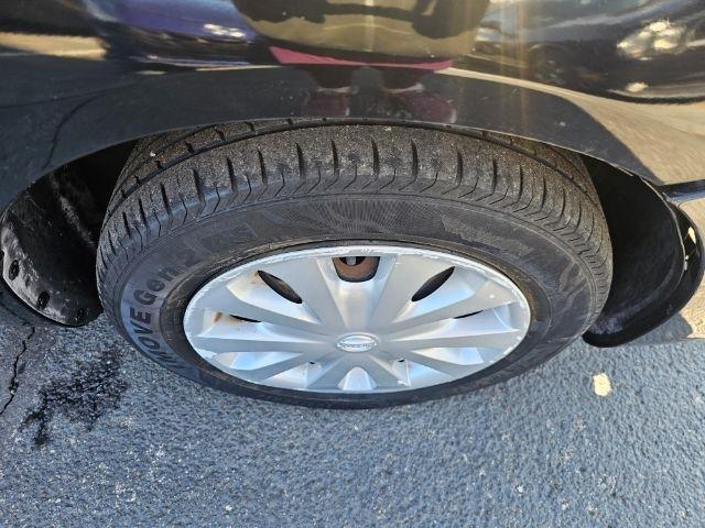 Nissan Versa Sedan SV CVT 2017