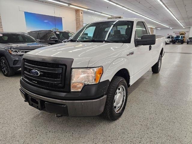Ford F-150 4WD Reg Cab 126" STX 2014