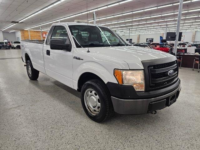 Ford F-150 4WD Reg Cab 126" STX 2014