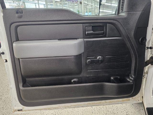 Ford F-150 4WD Reg Cab 126" STX 2014