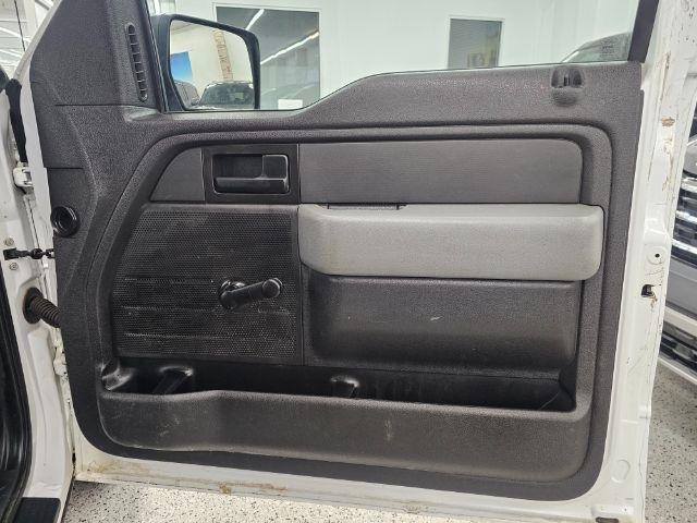 Ford F-150 4WD Reg Cab 126" STX 2014