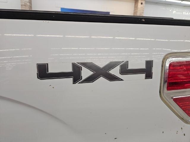 Ford F-150 4WD Reg Cab 126" STX 2014