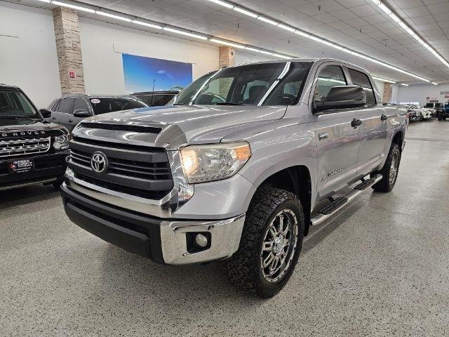Toyota Tundra 4WD Truck CrewMax 5.7L FFV V8 6-Spd AT SR5 (Natl) 2014