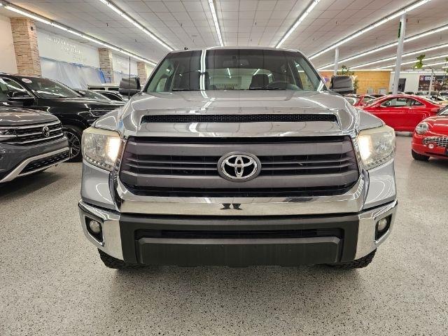 Toyota Tundra 4WD Truck CrewMax 5.7L FFV V8 6-Spd AT SR5 (Natl) 2014