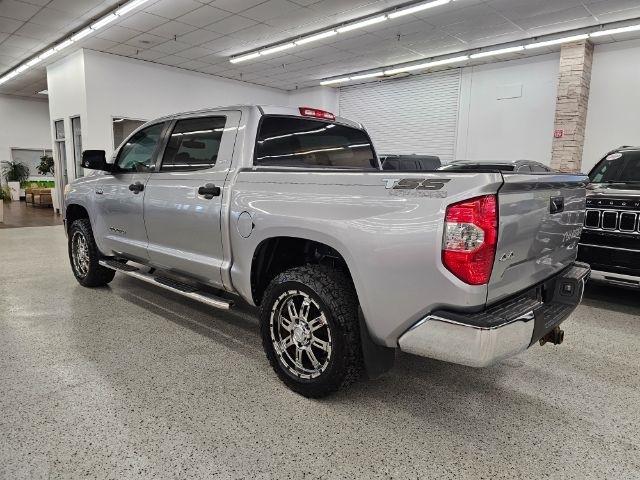 Toyota Tundra 4WD Truck CrewMax 5.7L FFV V8 6-Spd AT SR5 (Natl) 2014