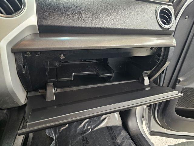 Toyota Tundra 4WD Truck CrewMax 5.7L FFV V8 6-Spd AT SR5 (Natl) 2014