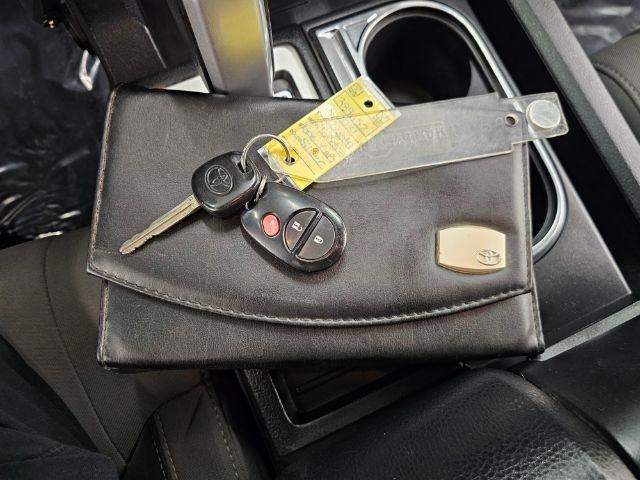 Toyota Tundra 4WD Truck CrewMax 5.7L FFV V8 6-Spd AT SR5 (Natl) 2014