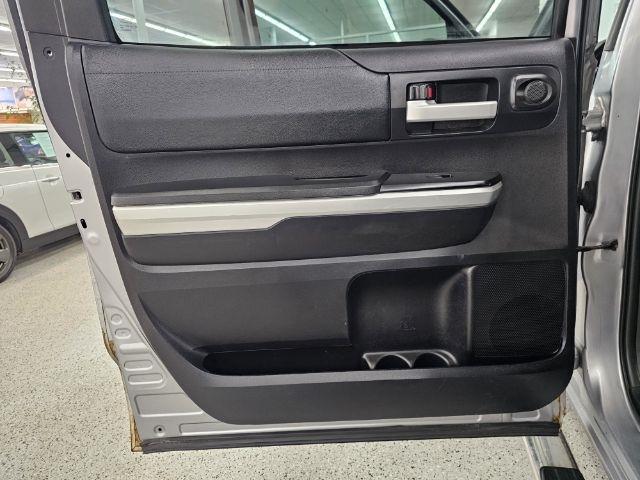 Toyota Tundra 4WD Truck CrewMax 5.7L FFV V8 6-Spd AT SR5 (Natl) 2014