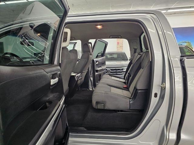 Toyota Tundra 4WD Truck CrewMax 5.7L FFV V8 6-Spd AT SR5 (Natl) 2014