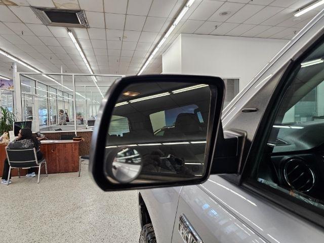 Toyota Tundra 4WD Truck CrewMax 5.7L FFV V8 6-Spd AT SR5 (Natl) 2014