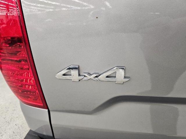 Toyota Tundra 4WD Truck CrewMax 5.7L FFV V8 6-Spd AT SR5 (Natl) 2014