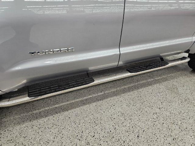 Toyota Tundra 4WD Truck CrewMax 5.7L FFV V8 6-Spd AT SR5 (Natl) 2014