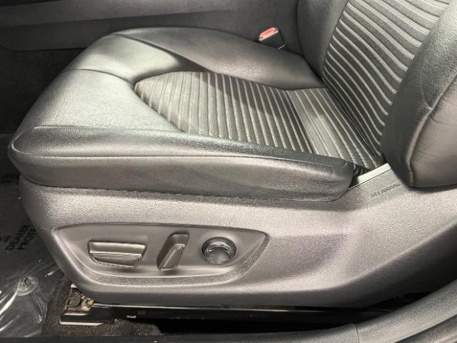 Toyota Camry XLE Auto (Natl) 2018