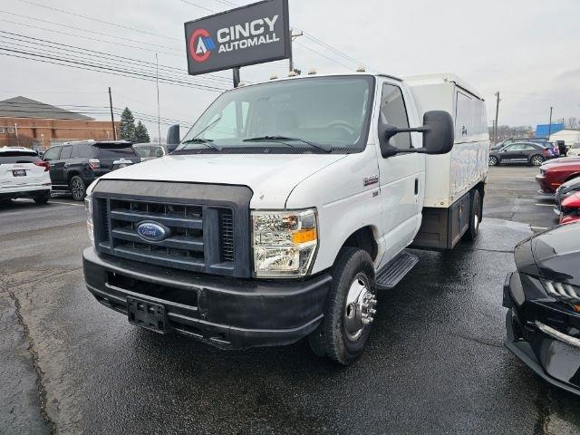 Ford Econoline Commercial Cutaway E-450 Super Duty 158" DRW 2012